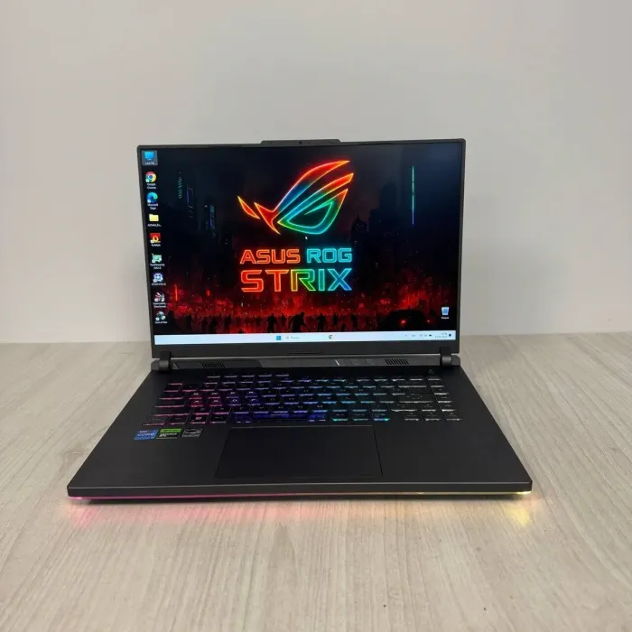 Ігровий ноутбук Б-класу Asus ROG Strix G16 G614JV / 16" (1920x1200) IPS / Intel Core i7-13650HX (14 (20) ядер по 3,6 - 4,9 ГГц) / 16 ГБ DDR5 / 1000 ГБ SSD NVMe / nVidia GeForce RTX 4060, 8 ГБ GDDR6, 128-біт / Веб-камера б/в - зображення 2