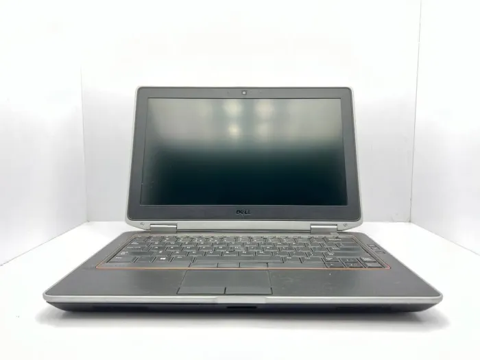 Ноутбук Б-клас Dell Latitude E6320 / 14" (1366x768) TN / Intel Core i5-2520M (2 (4) ядра по 2.5 - 3.2 GHz) / 4 GB DDR3 / 500 GB HDD / Intel HD Graphics 3000 / WebCam / VGA б/в - зображення 2
