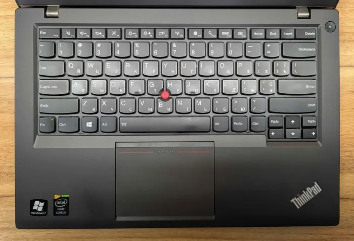 Ноутбук Lenovo ThinkPad T440s / 14" (1600x900) TN / Intel Core i5-4300U (2 (4) ядра по 1.9 - 2.9 GHz) / 12 GB DDR3 / 240 GB SSD / Intel HD Graphics 4400 / WebCam / Windows 10 б/в - зображення 3