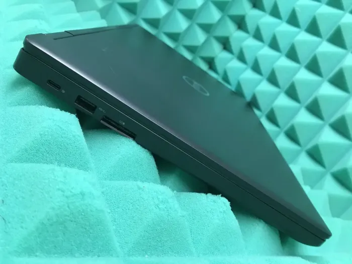 Ноутбук Б-клас Dell Latitude 5580 / 15.6" (1366x768) TN / Intel Core i5-7300U (2 (4) ядра по 2.6 - 3.5 GHz) / 8 GB DDR4 / 128 GB SSD / Intel HD Graphics 620 / HDMI / Windows 10 б/в - зображення 7