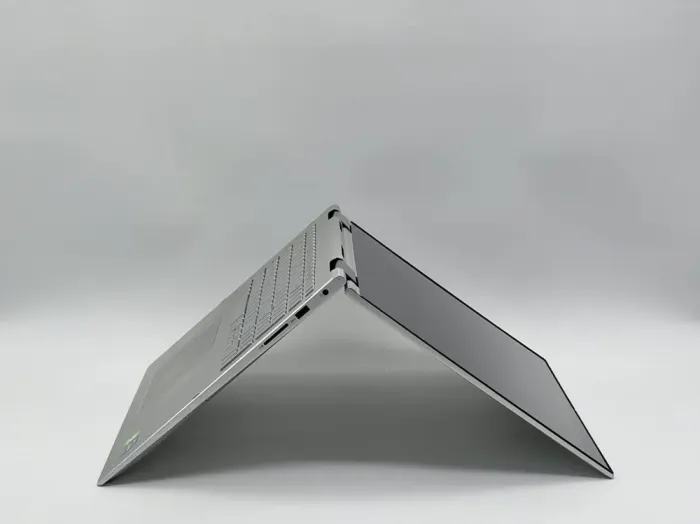 Ноутбук-трансформер Dell Inspiron 7706 2-in-1 / 17" (2560x1600) IPS Touch / Intel Core i7-1165G7 (4 (8) ядра по 2.8 - 4.7 GHz) / 16 GB DDR4 / 480 GB SSD / nVidia GeForce MX350, 2 GB GDDR5, 64-bit / WebCam б/в - зображення 5