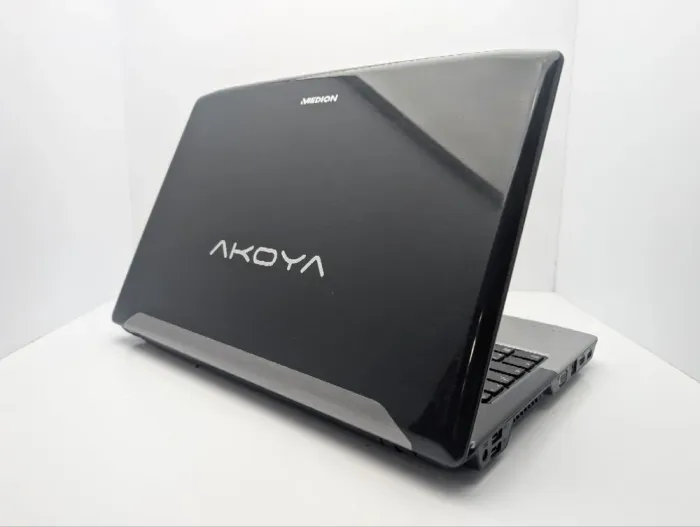 Ноутбук Medion Akoya P6812 / 15.6" (1366x768) TN / Intel Core i3-2330M (2 (4) ядра по 2.2 GHz) / 6 GB DDR3 / 500 GB HDD / nVidia GeForce GT 555M, 1 GB GDDR3, 128-bit / WebCam / DVD-ROM б/в - зображення 8