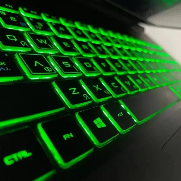 Ігровий ноутбук HP Pavilion Gaming / 15.6" (1920x1080) IPS / AMD Ryzen 7 3750H (4 (8) ядер по 2.3 - 4.0 GHz) / 16 GB DDR4 / 512 GB SSD / nVidia GeForce GTX 1650, 4 GB GDDR6, 128-bit / WebCam / HDMI б/в - зображення 6