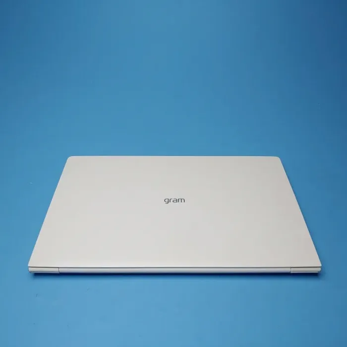 Ультрабук Б-клас Gram 15Z990-VP50ML / 15.6" (1920x1080) IPS / Intel Core i5-8265U (4 (8) ядра по 1.6 - 3.9 GHz) / 8 GB DDR4 / 256 GB SSD / Intel UHD Graphics 620 / WebCam / Win 10 Pro б/в - зображення 3