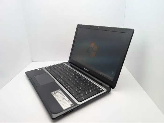 Ноутбук Packard Bell EasyNote TE69KB / 15.6" (1366x768) TN / AMD E1-2500 (2 ядра по 1.4 GHz) / 6 GB DDR3 / 320 GB HDD / Intel HD Graphics / WebCam / АКБ не тримає б/в - зображення 6