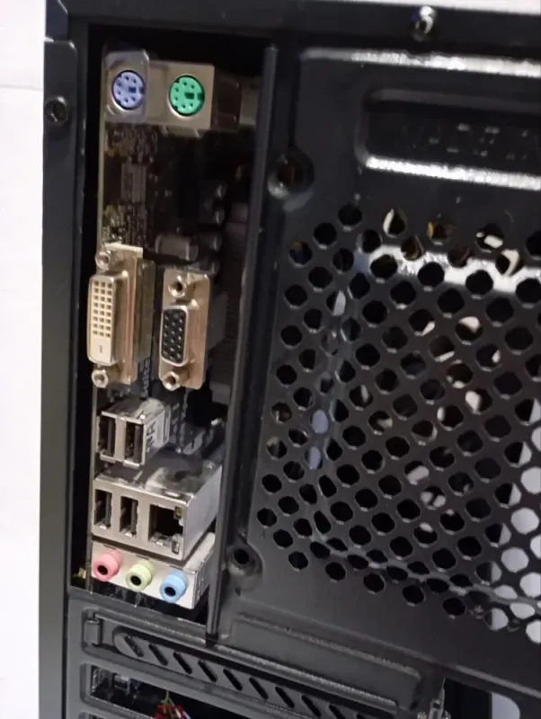 ПК AeroCool SI-5200 Tower / AMD A10-7860K (4 ядра по 3.6 - 4.0 GHz) / 8 GB DDR3 / 128 GB SSD + 500 HDD / AMD Radeon R7 Graphics б/в - зображення 6