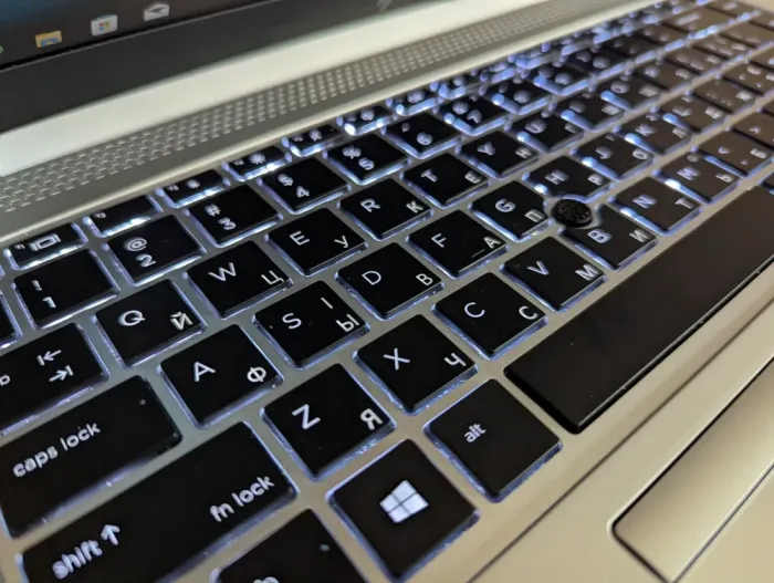 Ультрабук HP EliteBook 840 G5 / 14" (1920x1080) IPS / Intel Core i5-7200U (2 (4) ядра по 2.5 - 3.1 GHz) / 8 GB DDR4 / 240 GB SSD / Intel UHD Graphics 620 / WebCam / Fingerprint / Windows 10 б/в - зображення 6