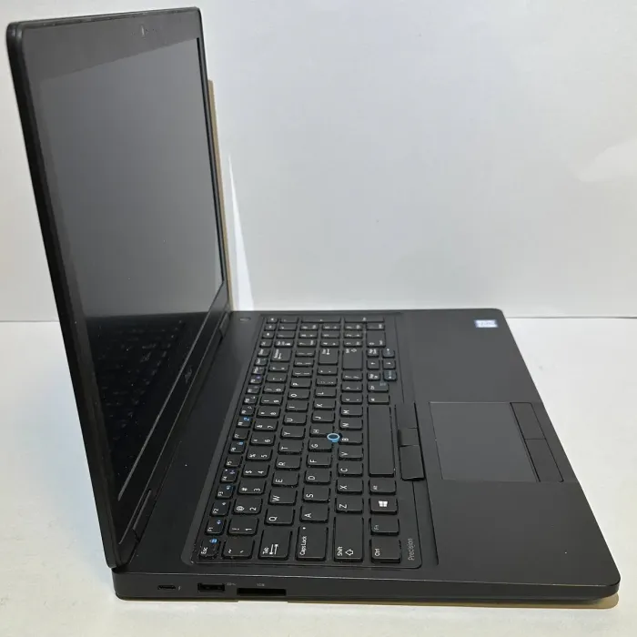 Мобільна робоча станція Dell Precision 3520 / 15,6" (1920x1080) IPS / Intel Core i7-7820HQ (4 (8) ядра по 2,9 - 3,9 ГГц) / 16 ГБ DDR4 / 256 ГБ SSD / nVidia Quadro M620, 2 ГБ GDDR5, 128-біт / WebCam / HDMI б/в - изображение 6