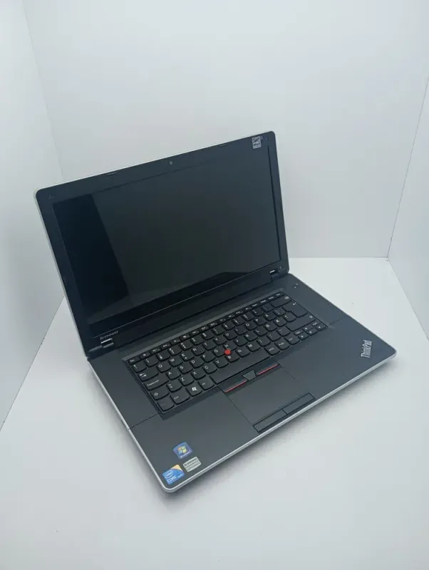 Ноутбук Lenovo ThinkPad Edge 15 / 15.6" (1366x768) TN / Intel Core i3-380M (2(4) ядра по 2.53 GHz) / 6 GB DDR3 / 320 GB HDD / Intel HD Graphics / WebCam б/в - зображення 3
