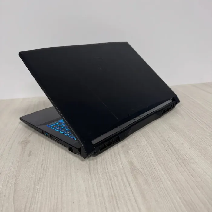 Ігровий ноутбук Б-класу MSI Katana 15 B12VGK / 15.6" (1920x1080) IPS / Intel Core i7-12650H (10 (16) ядер по 3,5 - 4,7 ГГц) / 16 ГБ DDR5 / 1000 ГБ SSD NVMe / nVidia GeForce RTX 4070, 8 ГБ GDDR6, 128-bit / WebCam б/в - зображення 6