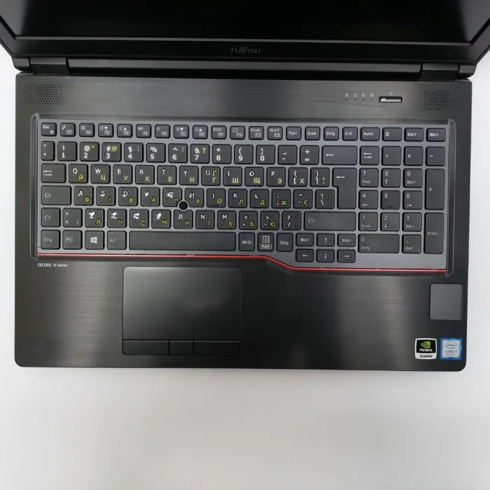 Мобільна робоча станція Fujitsu Celsius H780 / 15.6" (1920x1080) IPS / Intel Core i7-8750H (6 (12) ядер по 2.2 - 4.1 GHz) / 32 GB DDR4 / 512 GB SSD / nVidia Quadro P600, 4 GB GDDR5, 128-bit / WebCam / Windows 11 Pro б/в - зображення 3