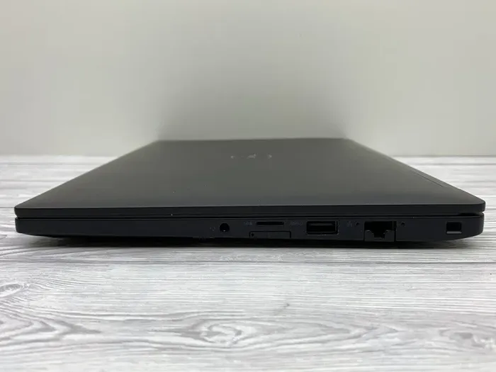 Ультрабук Б-клас Dell Latitude 7390 / 13.3" (1920x1080) IPS / Intel Core i7-8650U (4 (8) ядра по 1.9 - 4.2 GHz) / 16 GB DDR4 / 512 GB SSD / Intel UHD Graphics 620 / WebCam б/в - зображення 5