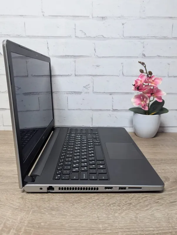 Ноутбук Б-клас Dell Inspiron 5558 / 15.6" (1366x768) TN / Intel Core i5-5200U (2 (4) ядра по 2.2 - 2.7 GHz) / 8 GB DDR3 / 128 GB SSD / Intel HD Graphics 5500 / WebCam б/в - зображення 5