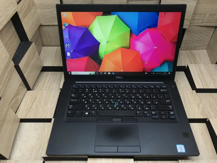 Ноутбук Б-клас Dell Latitude 7490 / 14" (1920x1080) IPS / Intel Core i5-7300U (2 (4) ядра по 2.6 - 3.5 GHz) / 8 GB DDR4 / 240 GB SSD M.2 / Intel HD Graphics 620 / WebCam / Fingerprint / HDMI б/в - зображення 2