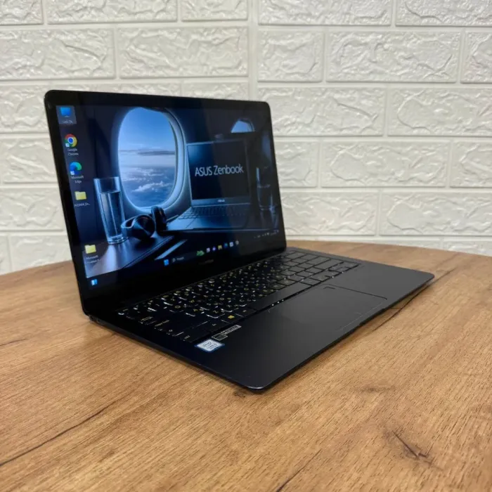 Ультрабук Asus ZenBook 3 Deluxe UX490UAR / 14" (1920x1080) IPS / Intel Core i5-7200U (2 (4) ядра по 2.5 - 3.1 GHz) / 8 GB DDR4 / 512 GB SSD NVMe / Intel UHD Graphics 620 / WebCam б/в - зображення 4