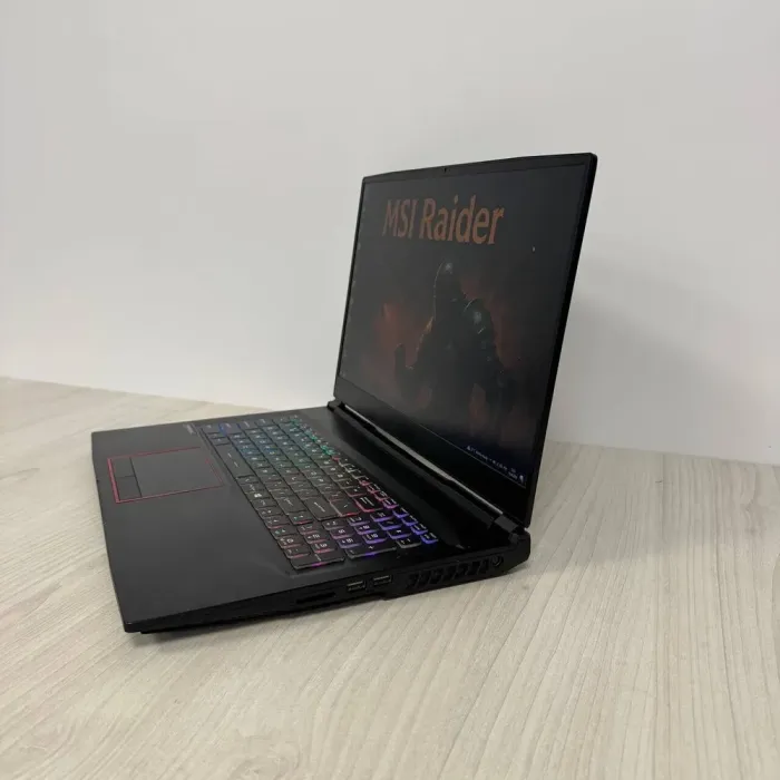 Ігровий ноутбук Б-класу MSI GE75 Raider 9SF / 17.3" (1920x1080) IPS / Intel Core i9-9880H (8 (16) ядер по 2.3 - 4.8 GHz) / 32 GB DDR4 / 512 GB SSD M.2 / nVidia GeForce RTX 2070, 8 GB GDDR6, 256-bit / WebCam б/в - зображення 5