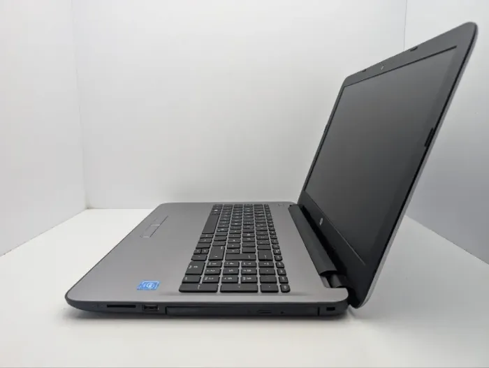 Ноутбук HP 250 G5 / 15.6" (1366x768) TN / Intel Celeron N3060 (2 ядра по 1.6 - 2.48 GHz) / 8 GB DDR3 / 120 GB SSD / Intel HD Graphics 400 / WebCam / DVD-ROM б/в - зображення 4