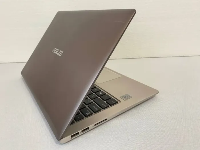 Ноутбук Б-клас Asus ZenBook UX303L / 13.3" (1366x768) TN / Intel Core i5-5200U (2 (4) ядра по 2.2 - 2.7 GHz) / 8 GB DDR3 / 128 GB SSD / Intel HD Graphics 5500 / WebCam б/в - зображення 7