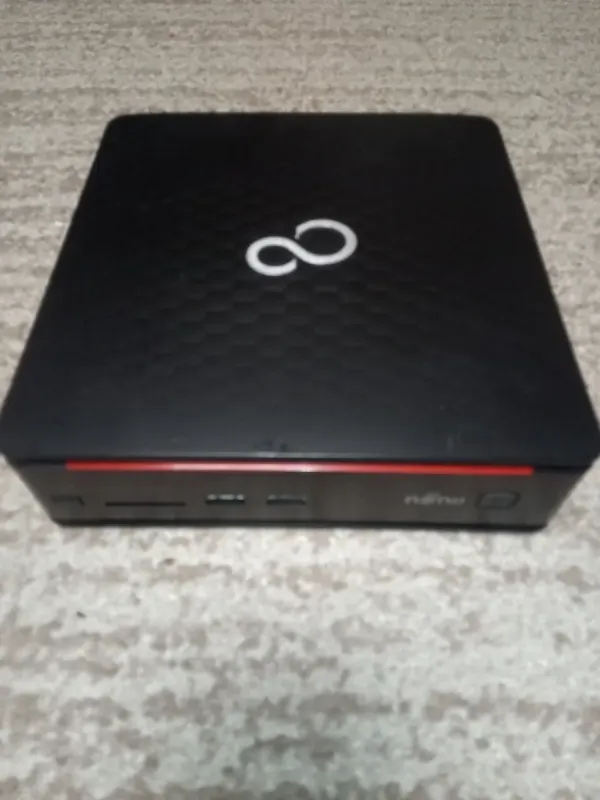 Неттоп Fujitsu Esprimo Q920 USFF / Intel Core i3-4130T (2 (4) ядра по 2.9 GHz) / 4 GB DDR3 / 120 GB SSD / Intel HD Graphics 4400 б/в - зображення 2