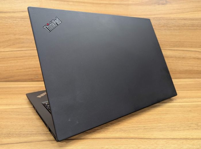 Ультрабук Б-клас Lenovo ThinkPad T490 / 14" (2560x1440) IPS / Intel Core i7-8565U (4 (8) ядра по 1.8 - 4.6 GHz) / 16 GB DDR4 / 512 GB SSD / Intel UHD Graphics / WebCam / TouchID / Windows 10 б/в - зображення 7
