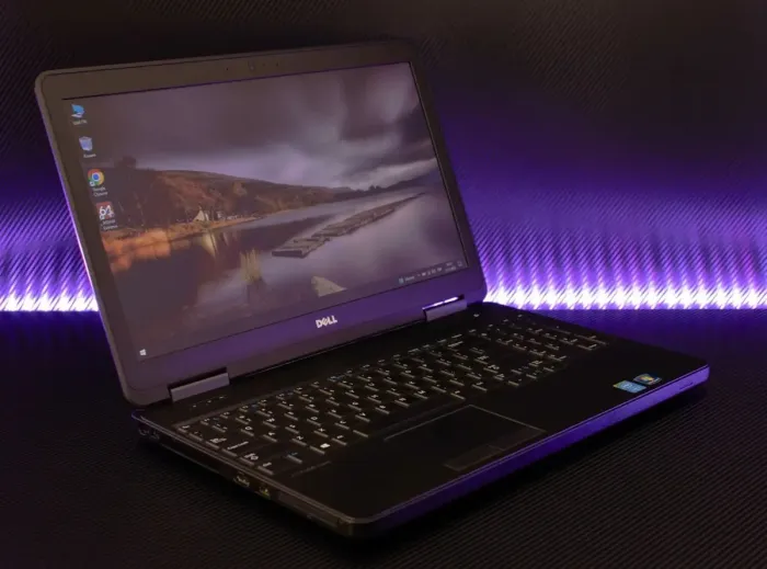 Ноутбук Б-клас Dell Latitude E5540 / 15.6" TN / Core i5-4310U (2(4) ядра по 2-3GHz) / 8GB DDR3 / 120GB SSD / HD Graphics 4400 / WebCam / DVD-ROM / HDMI б/в - зображення 3