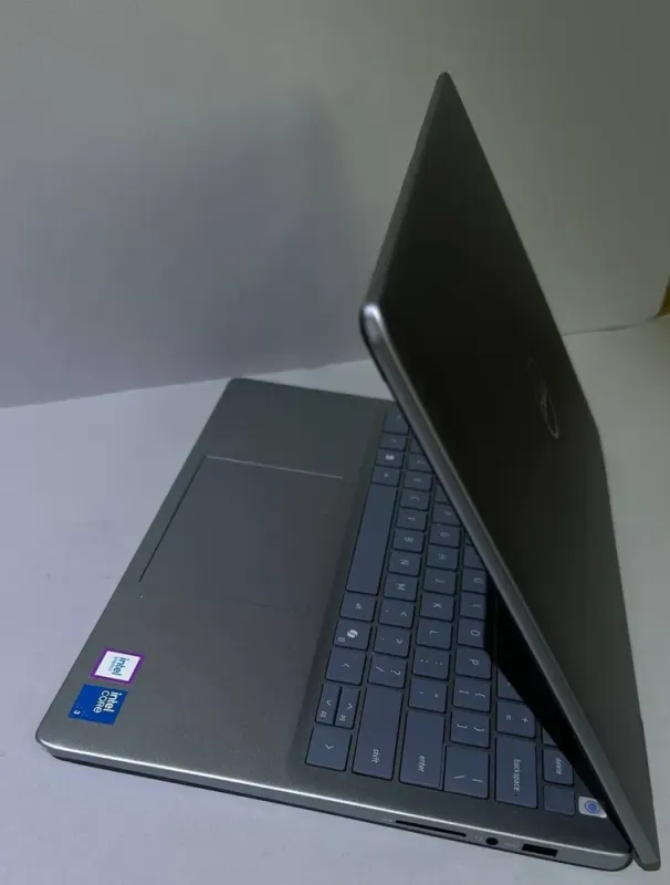 Ультрабук-трансформер Б-клас Dell Inspiron 7440 2in1 / 14" (1920x1080) IPS Touch / Intel Core 3 100U (6 (8) ядер по 1.2 - 4.7 GHz) / 8 GB DDR5 / 512 GB SSD / Intel Graphics Xe / WebCam б/в - зображення 6