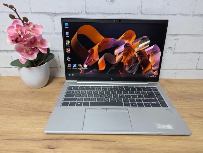 Ультрабук Б-клас HP EliteBook 845 G8 / 14" (1920x1080) TN / AMD Ryzen 5 Pro 5650U (6 (12) ядер по 2.3 - 4.2 GHz) / 16 GB DDR4 / 256 GB SSD / AMD Radeon Graphics / WebCam б/в - зображення 2