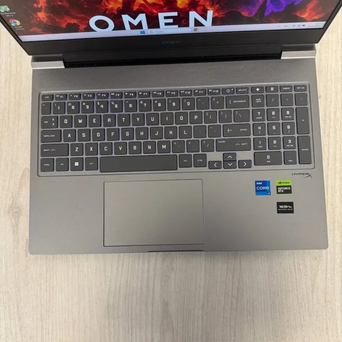 Ігровий ноутбук HP Omen 16-ae0001nr / 16.1" (1920x1080) IPS / Intel Core i7-14700HX (20 (28) ядер по 1,5 - 5,5 ГГц) / 16 ГБ DDR5 / 512 ГБ SSD / nVidia GeForce RTX 4070, 8 ГБ GDDR6, 128-bit / WebCam б/в - зображення 3