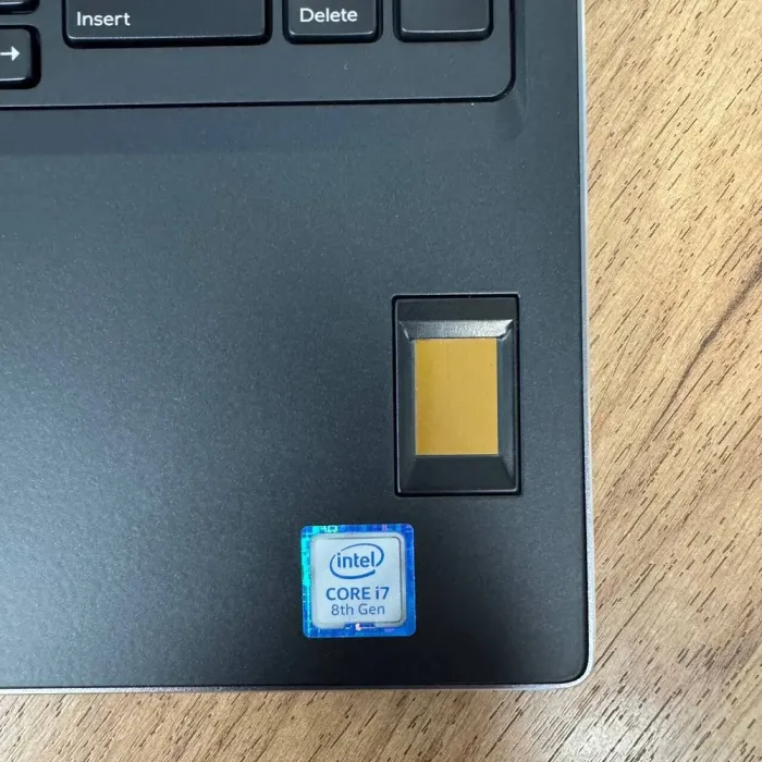 Мобільна робоча станція Dell Precision 7530 / 15.6" (1920x1080) IPS Touch / Intel Core i7-8750H (6 (12) ядер по 2.2 - 4.1 GHz) / 16 GB DDR4 / 256 GB SSD NVMe / nVidia Quadro P2000, 4 GB GDDR5, 128-bit / WebCam б/в - зображення 8