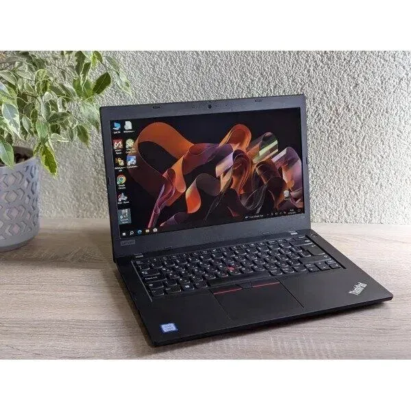 Ультрабук Б-клас Lenovo ThinkPad L490 / 14" (1920x1080) IPS / Intel Core i3-8145U (2 (4) ядра по 2.1 - 3.9 GHz) / 8 GB DDR4 / 256 GB SSD / Intel UHD Graphics / WebCam б/в - зображення 3