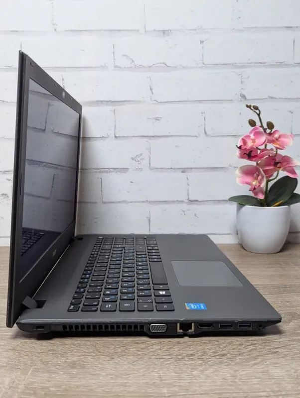 Ноутбук Б-клас Acer Aspire E5-573 / 15.6" (1366x768) TN / Intel Core i3-4005U (2 (4) ядра по 1.7 GHz) / 8 GB DDR3 / 128 GB SSD / Intel HD Graphics 4400 / WebCam б/в - зображення 6