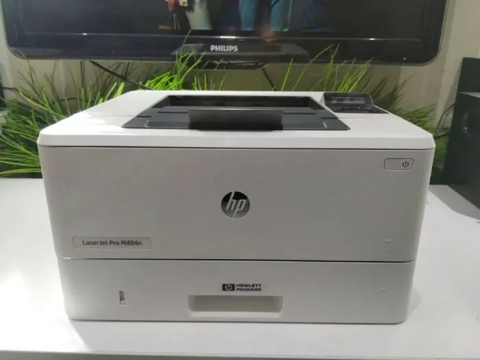 Принтер HP LaserJet Pro M404n / Лазерний монохромний друк / 1200x1200 dpi / A4 / 38 стор/хв / USB 2.0, Ethernet б/в - зображення 2