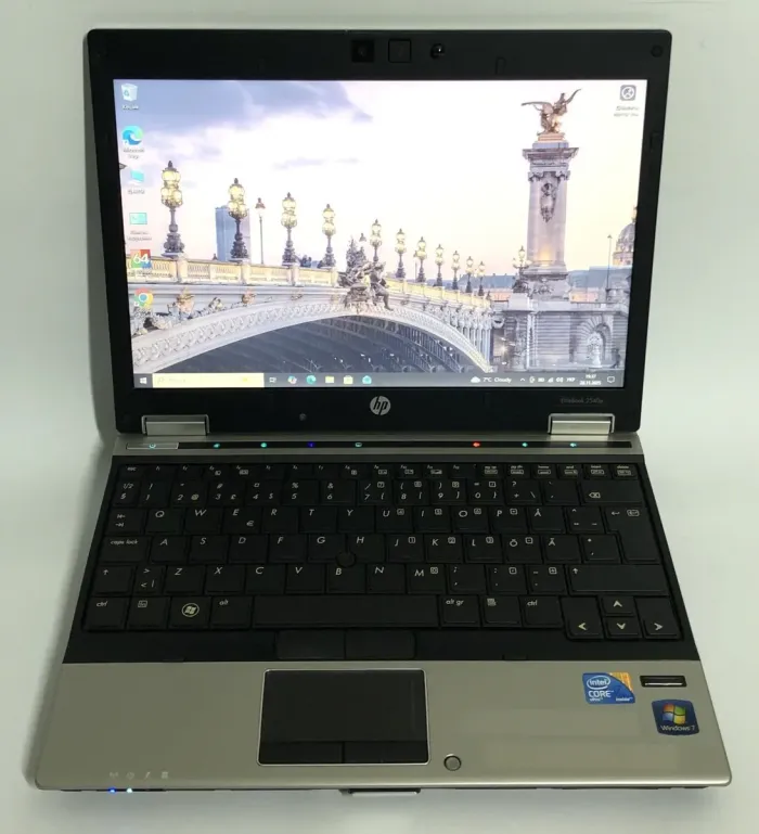 Нетбук Б-клас HP Elitebook 2540p / 12.1" (1280x800) TN / Intel Core i7-640LM (2 (4) ядра по 2.13 - 2.93 GHz) / 6 GB DDR3 / 80 GB SSD / Intel HD Graphics / WebCam / Посилена батарея б/в - зображення 2