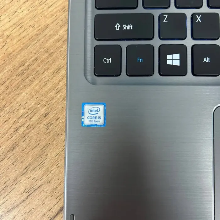 Ноутбук-трансформер Acer Aspire R5-571T / 15.6" (1920x1080) IPS Touch / Intel Core i5-7200U (2 (4) ядра по 2.5 - 3.1 GHz) / 8 GB DDR4 / 512 GB SSD / Intel HD Graphics 620 / WebCam б/в - зображення 9