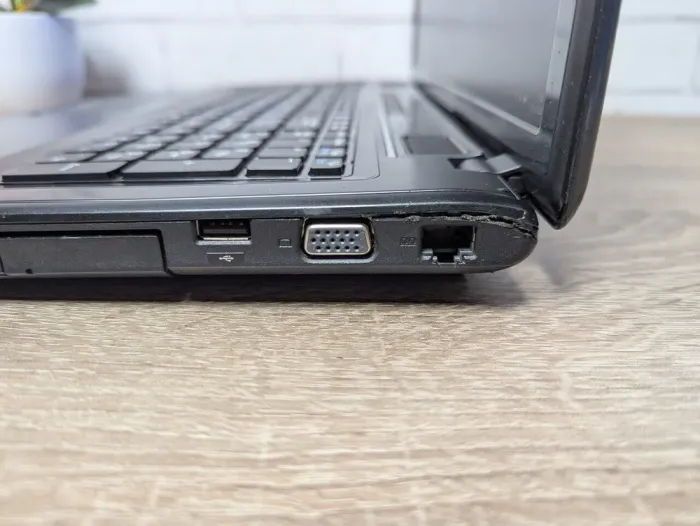 Ноутбук Б-клас MSI CR70 / 17.3" (1920x1080) TN / Intel Core i3-4000M (2 (4) ядра по 2.4 GHz) / 8 GB DDR3 / 128 GB SSD / Intel HD Graphics 4600 / WebCam б/в - зображення 3