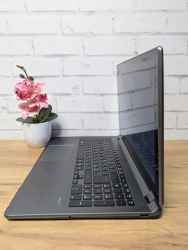 Ноутбук Б-клас Acer Aspire V5 ZRQ / 15.6" (1366x768) TN Touch / Intel Core i5-4200U (2 (4) ядра по 1.6 - 2.6 GHz) / 8 GB DDR3 / 128 GB SSD / nVidia GeForce GT 750M, 4 GB GDDR5, 128-bit / WebCam б/в - зображення 4