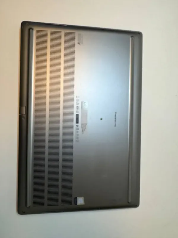 Робоча станція Dell Precision 7750 / 17.3" (1920x1080) IPS / Intel Core i7-10750H (6 (12) ядер по 2.6 - 5.0 GHz) / 32 GB DDR4 / 512 GB SSD / nVidia Quadro RTX 3000, 6 GB GDDR6, 192-bit / WebCam / HDMI б/в - зображення 8