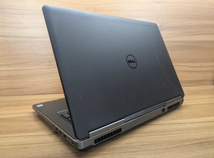 Мобільна робоча станція Dell Precision 7710 / 17.3" (1920x1080) IPS / Intel Xeon E3-1505M v5 (4 (8) ядра по 2.8 - 3.7 GHz) / 32 GB DDR4 / 512 GB SSD / nVidia Quadro M3000M, 4 GB GDDR5, 256-bit / WebCam / Windows 10 б/в - зображення 6