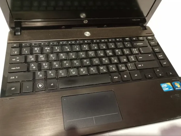 Ноутбук Б-клас HP ProBook 4320s / 13.3" (1366x768) TN / Intel Core i3-380M (2 (4) ядра по 2.53 GHz) / 4 GB DDR3 / 320 GB HDD / Intel HD Graphics / WebCam / DVD-RW / АКБ не тримає б/в - зображення 6