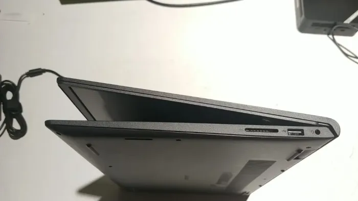 Ноутбук Б-клас Dell Inspiron 15 3530 / 15.6" (1920x1080) IPS Touch / Intel Core i7-1355U (10 (12) ядер по 3.7 - 5.0 GHz) / 16 GB DDR4 / 480 GB SSD / Intel Iris Xe Graphics / WebCam / Windows 10 б/в - зображення 4