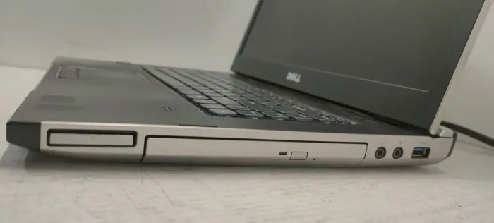 Ноутбук Dell Vostro 3550 / 15.6" (1366x768) TN / Intel Core i5-2520M (2 (4) ядра по 2.5 - 3.2 GHz) / 8 GB DDR3 / 500 GB HDD / AMD Radeon HD 6630M, 1 GB DDR3, 128-bit / WebCam / АКБ не тримає б/в - зображення 5