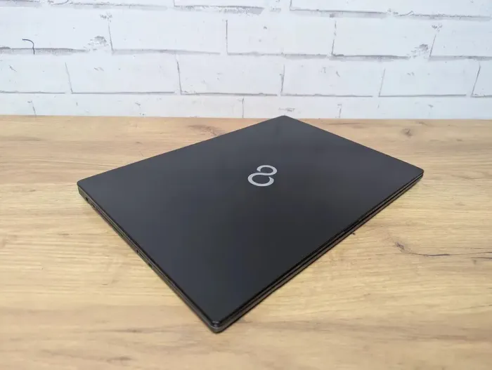 Ультрабук Fujitsu LifeBook U904 / 14" (3200x1800) IPS Touch / Intel Core i5-4300U (2 (4) ядра по 1.9 - 2.9 GHz) / 6 GB DDR3 / 128 GB SSD / Intel HD Graphics 4400 / WebCam / Без АКБ б/в - зображення 8