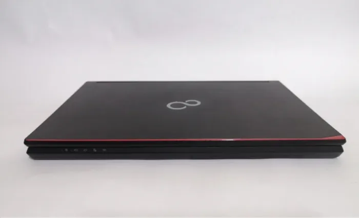 Ноутбук Fujitsu Lifebook E544 / 14" (1366x768) TN / Intel Core i5-4210M (2 (4) ядра по 2.6 - 3.2 GHz) / 4 GB DDR3 / 128 GB SSD / Intel HD Graphics 4600 / WebCam / DVD-ROM б/в - зображення 8