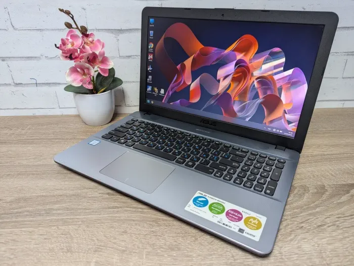 Ноутбук Б-клас Asus K541U / 15.6" (1366x768) TN / Intel Core i3-6006U (2 (4) ядра по 2.0 GHz) / 12 GB DDR4 / 128 GB SSD / Intel HD Graphics 520 / WebCam б/в - зображення 5