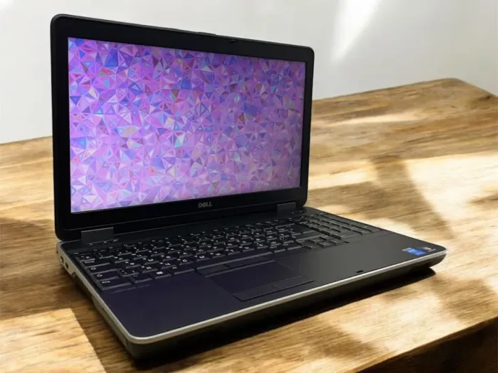 Ноутбук Б-клас Dell Latitude E6540 / 15.6" (1366x768) TN / Intel Core i5-4210M (2 (4) ядра по 2.6 - 3.2 GHz) / 8 GB DDR3 / 256 GB SSD / Intel HD Graphics 4600 / WebCam б/в - зображення 2