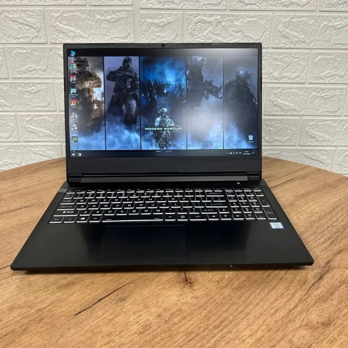 Ігровий ноутбук Б-клас Sager NH55ED / 15.6" (1920x1080) IPS / Intel Core i7-8750H (6 (12) ядер по 2.2 - 4.1 GHz) / 16 GB DDR4 / 512 GB SSD / nVidia GeForce RTX 2060, 6 GB GDDR6, 192-bit / WebCam б/в - зображення 2