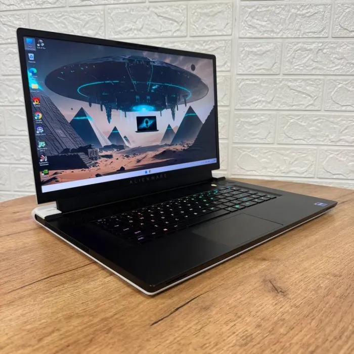 Ігровий ноутбук Dell Alienware x17 R1 White / 17.3" (1920x1080) IPS / Intel Core i7-11800H (8 (16) ядер по 2.3 - 4.6 GHz) / 16 GB DDR4 / 1000 GB SSD NVMe / nVidia GeForce RTX 3070, 8 GB GDDR6, 256-bit / WebCam б/в - зображення 4