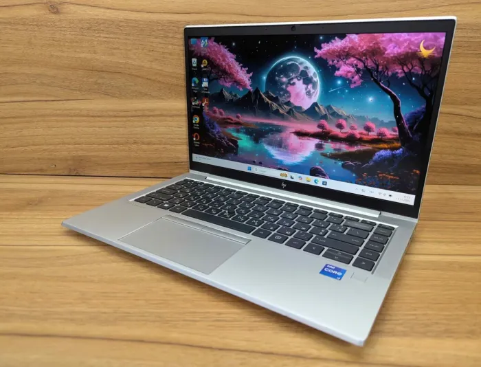 Ультрабук HP EliteBook 840 G8 / 14" (1920x1080) IPS / Intel Core i7-1185G7 (4 (8) ядра по 3.0 - 4.8 GHz) / 16 GB DDR4 / 512 GB SSD / Intel Iris Xe Graphics / TouchID / WebCam / Windows 11 б/в - зображення 5