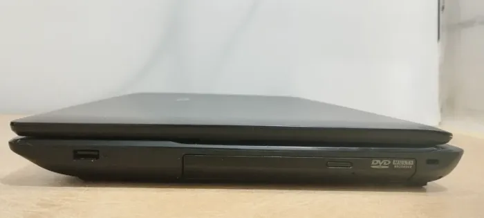 Ноутбук Asus X54C / 15.6" (1366x768) TN / Intel Pentium B960 (2 ядра по 2.2 GHz) / 4 GB DDR3 / 120 GB SSD / Intel HD Graphics / WebCam / DVD-RW / Без АКБ б/в - зображення 5