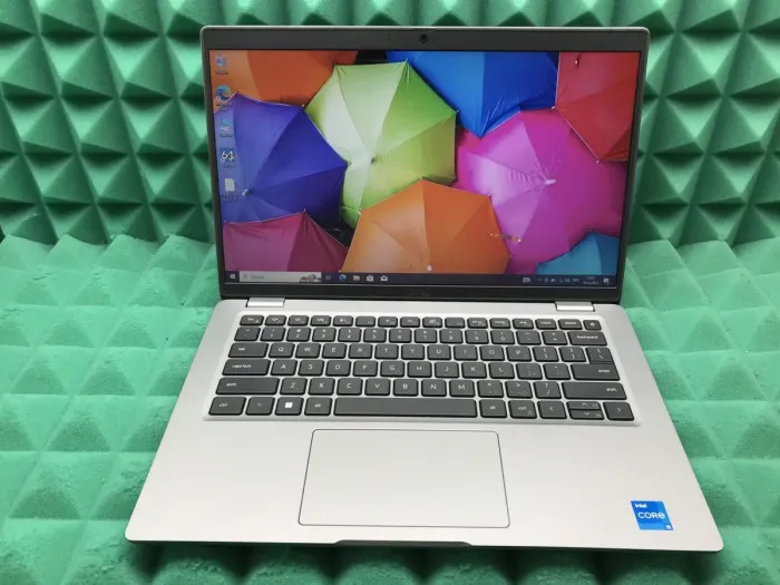 Ультрабук Б-клас Dell Latitude 5420 / 14" (1366x768) TN / Intel Core i5-1135G7 (4 (8) ядра по 2.4 - 4.2 GHz) / 16 GB DDR4 / 256 GB SSD M.2 / Intel Iris Xe Graphics / WebCam / USB 3.2 / HDMI / Windows 10 б/в - зображення 2